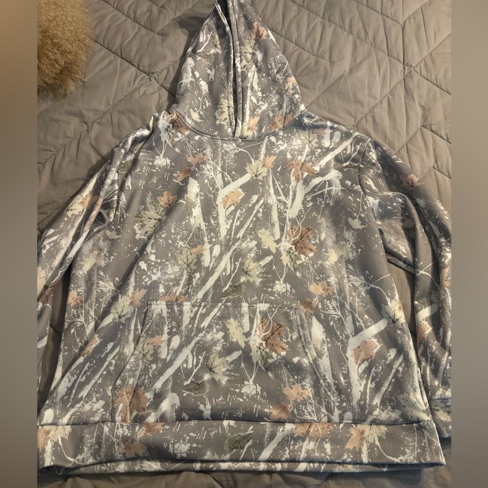 NWOT Gray Camo Women’s Hoodie size XXL